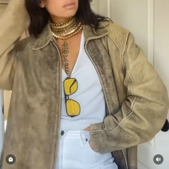 Dylanlex Margot Gold Pendant Necklace - Picture 4 of 7